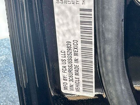 Used 2025 RAM 2500 Limited AWD/4WD image 18