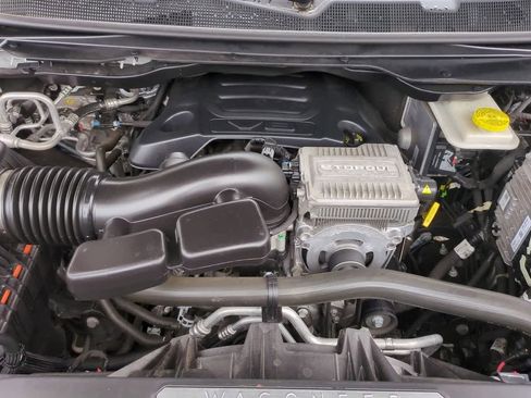 Used 2023 Jeep Wagoneer 2WD image 14