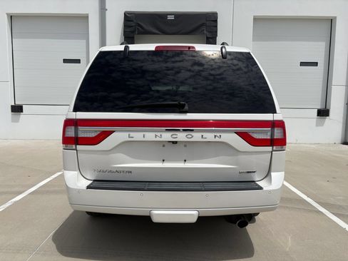 Used 2015 Lincoln Navigator 4WD image 8