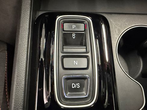 Used 2025 Honda Pilot Sport image 22