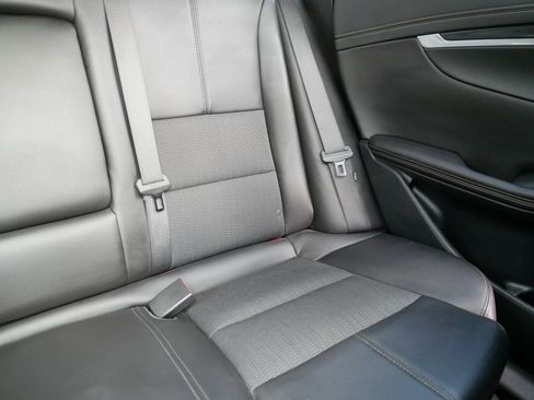 Used 2017 Chevrolet Impala LT w/ Convenience Package FWD image 14