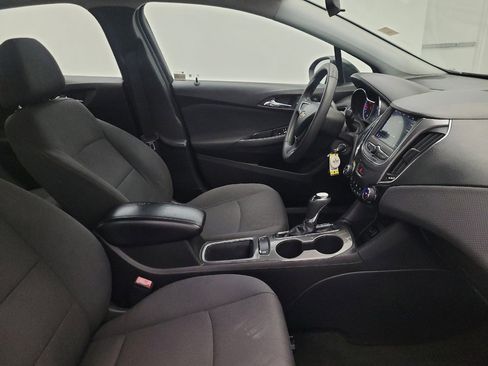 Used 2019 Chevrolet Cruze LS image 21