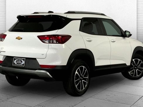 Used 2025 Chevrolet TrailBlazer LT AWD/4WD image 13