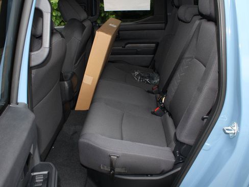 New 2026 Toyota Tacoma SR5 AWD/4WD image 17