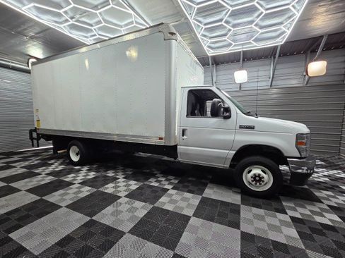 Used 2021 Ford E-450 and Econoline 450 Super Duty w/ Power Windows & Locks Group RWD image 9