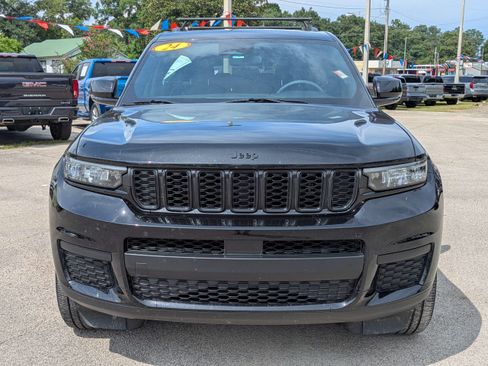 Used 2024 Jeep Grand Cherokee L Altitude AWD/4WD image 8