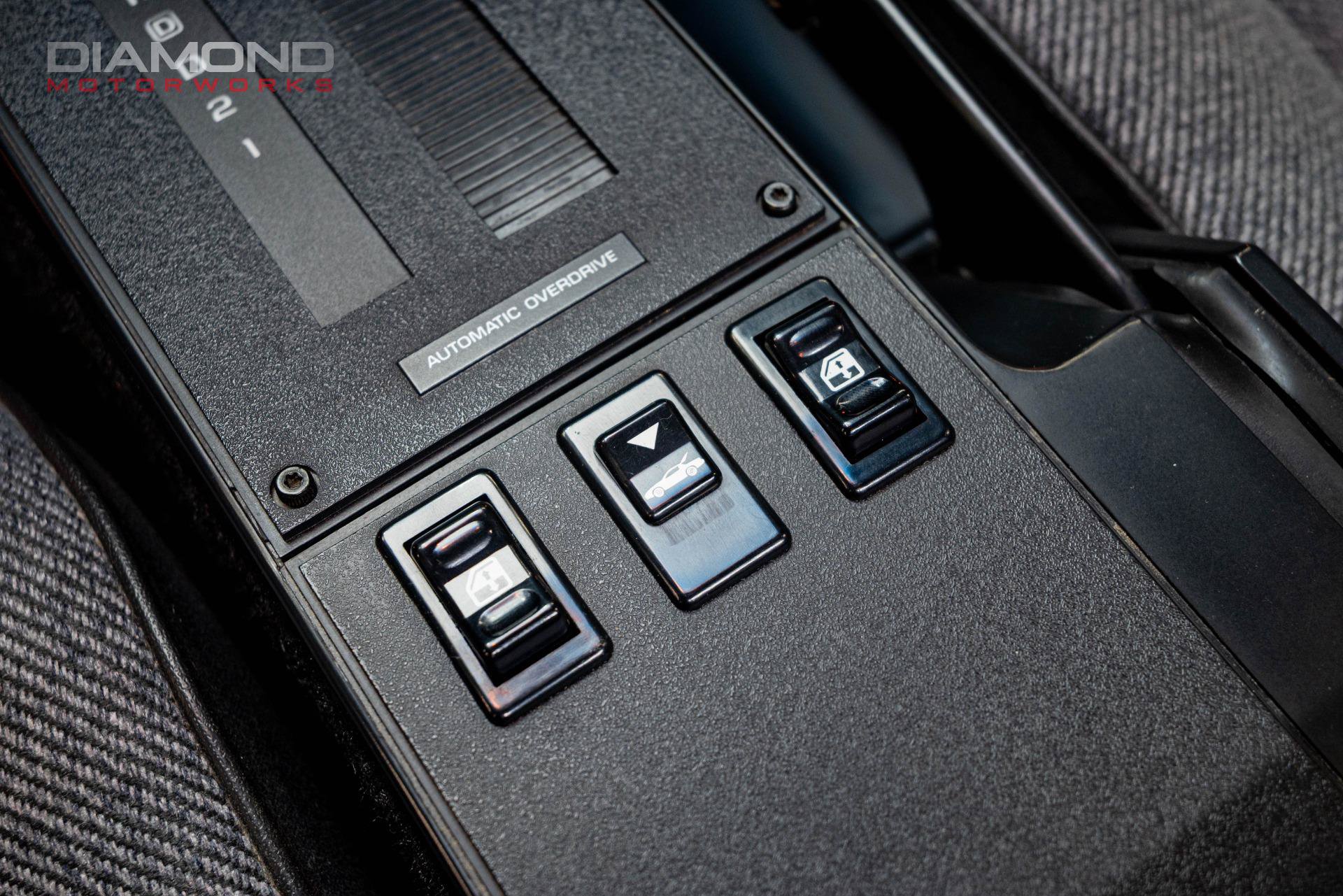 Used 1989 Chevrolet Camaro IROC-Z RWD image 79