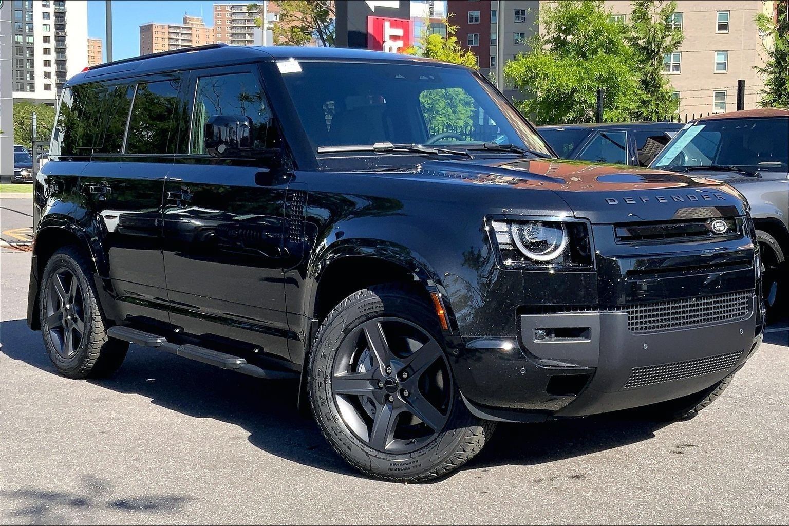 New 2026 Land Rover Defender 110 X-Dynamic SE AWD/4WD image 2
