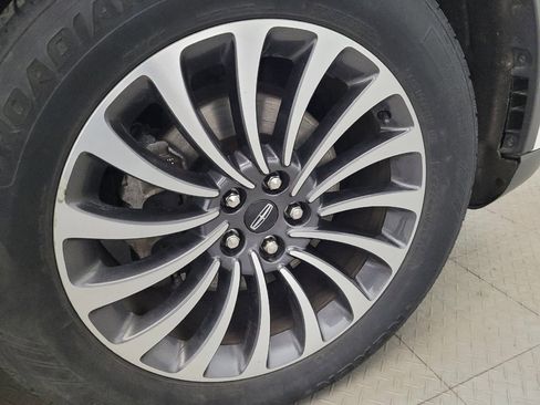 Used 2020 Lincoln Aviator Reserve w/ Elements Package Plus image 31