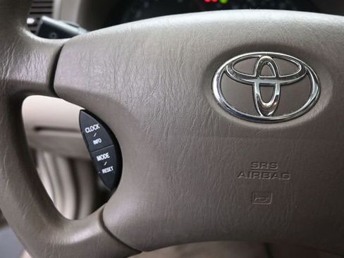 Used 2004 Toyota Camry XLE FWD image 14