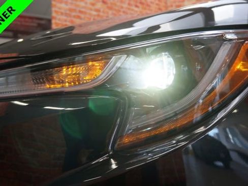 Used 2020 Toyota Corolla LE image 60