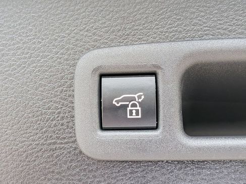 Used 2026 Toyota Sienna XLE FWD image 34