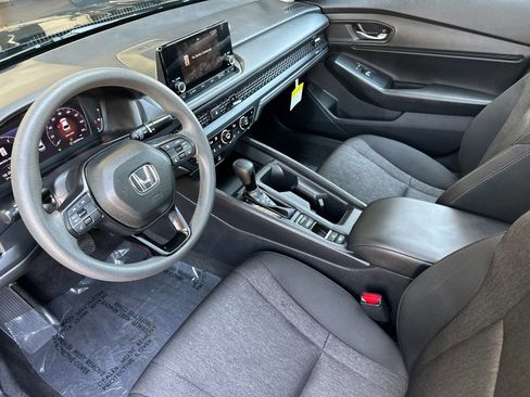 Used 2023 Honda Accord EX image 10