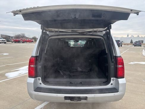 Used 2018 Chevrolet Suburban LT image 11