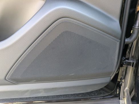 Used 2023 Porsche Cayenne image 25