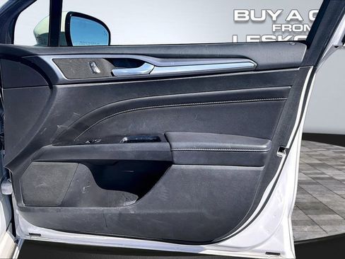 Used 2016 Ford Fusion Titanium FWD image 18