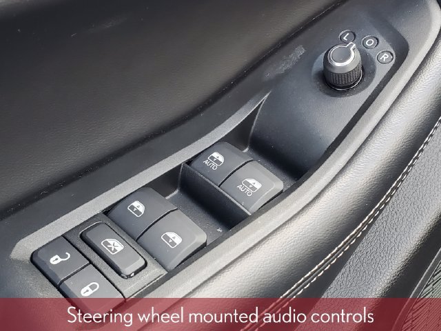 Used 2024 Jeep Grand Cherokee L Altitude AWD/4WD image 16