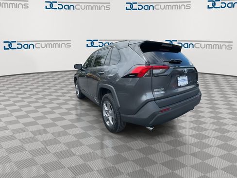 Used 2022 Toyota RAV4 LE AWD/4WD image 6