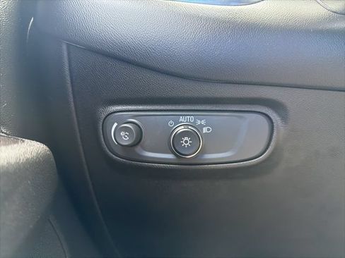 Used 2021 Chevrolet Equinox LT AWD/4WD image 25