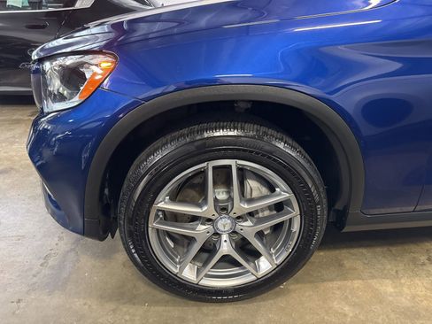 Used 2017 Mercedes-Benz GLC 300 4MATIC image 5