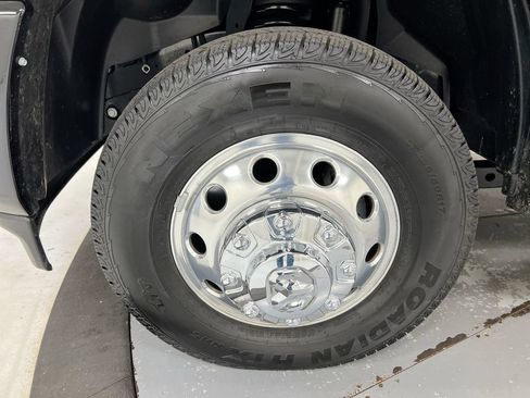 Used 2025 RAM 3500 Laramie AWD/4WD image 25