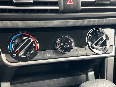 Certified 2021 Kia Seltos LX image 22