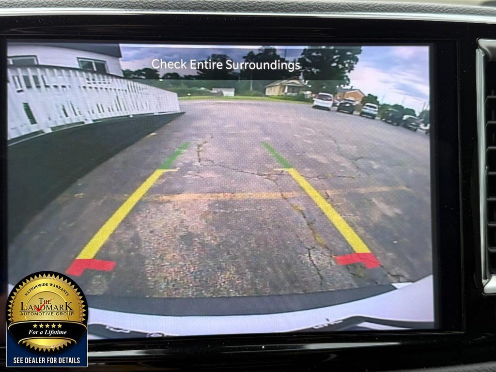 Used 2024 Chrysler Pacifica Touring-L FWD image 13