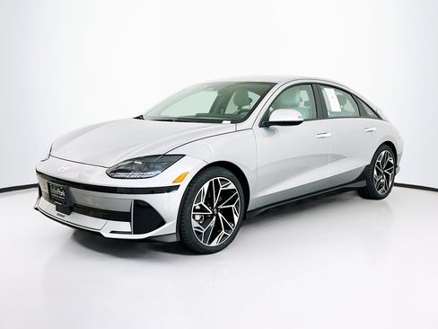 Used 2024 Hyundai Ioniq 6 SEL image 3