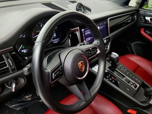 Used 2024 Porsche Macan w/ Premium Plus Package AWD/4WD image 45