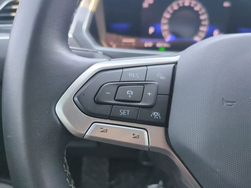 Used 2022 Volkswagen Tiguan SE FWD image 22