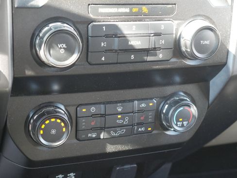 Used 2019 Ford F150 XLT w/ Equipment Group 302A Luxury AWD/4WD image 14