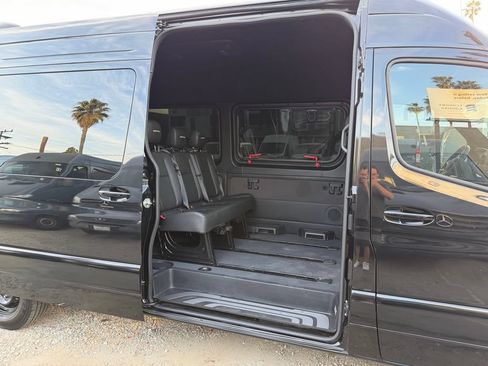 Used 2024 Mercedes-Benz Sprinter 2500 image 26