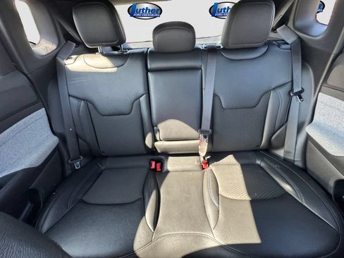 Used 2025 Jeep Compass Latitude AWD/4WD image 11