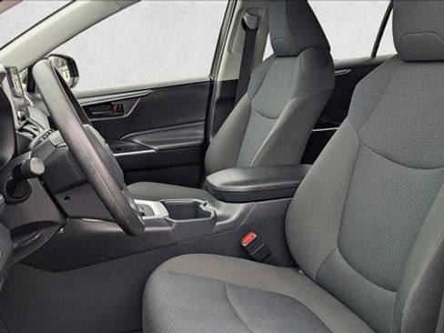Used 2025 Toyota RAV4 LE image 20
