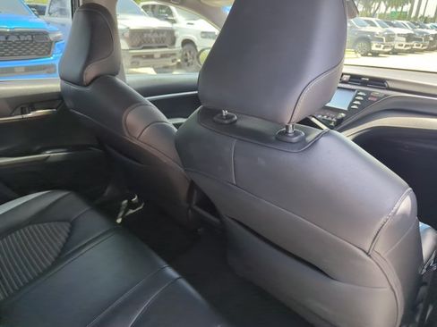 Used 2019 Toyota Camry SE FWD image 21