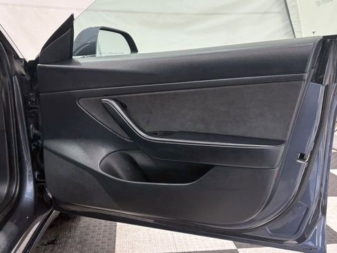 Used 2020 Tesla Model 3 Standard Range Plus image 21