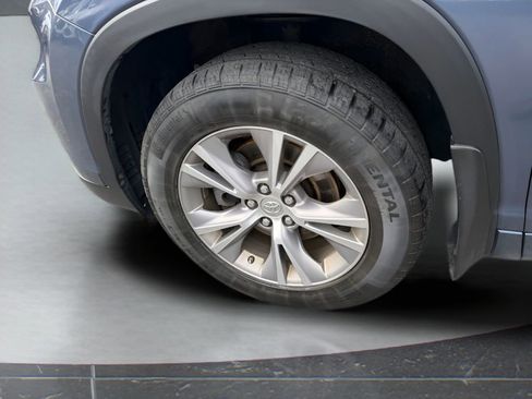 Used 2014 Toyota Highlander Plus image 11