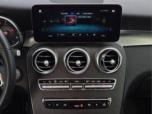 Used 2021 Mercedes-Benz GLC 300 image 11