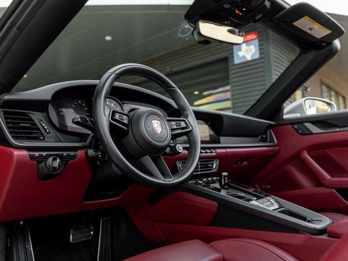 Certified 2022 Porsche 911 Carrera image 4