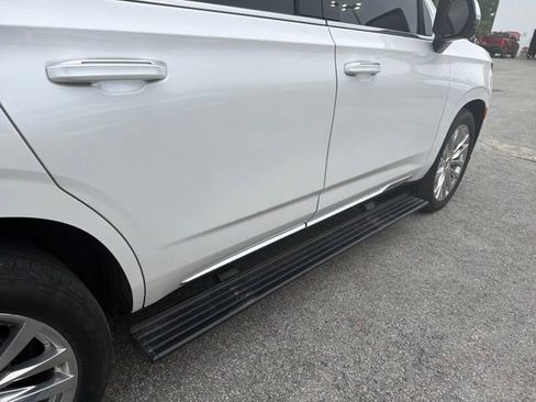 Used 2023 Cadillac Escalade Premium Luxury w/ Performance Package AWD/4WD image 9