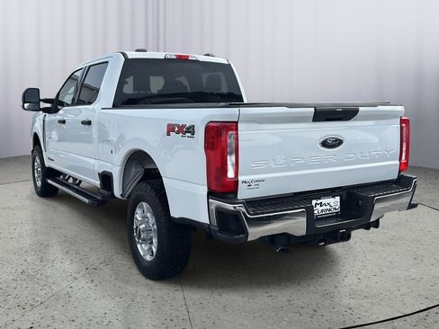 Used 2025 Ford F250 XLT AWD/4WD image 3
