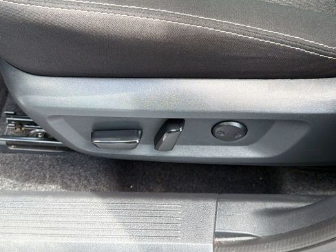 Used 2025 Nissan Rogue SV AWD/4WD image 14