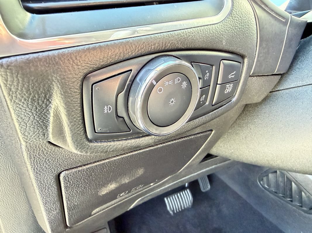 Used 2022 Ford Edge Titanium AWD/4WD image 13