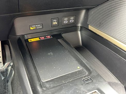 Certified 2025 Toyota Camry SE FWD image 27