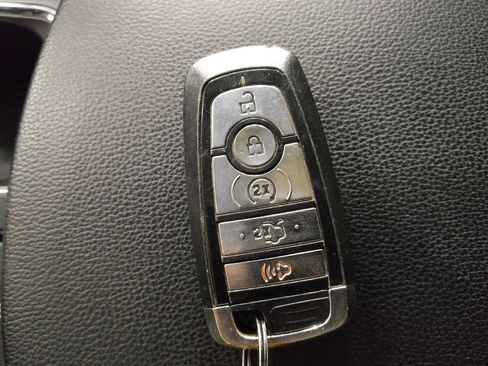 Used 2019 Ford Fusion SEL image 32