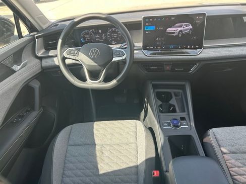 Certified 2025 Volkswagen Tiguan S image 9