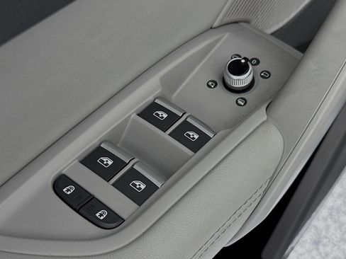 Used 2022 Audi Q5 2.0T Premium Plus image 17