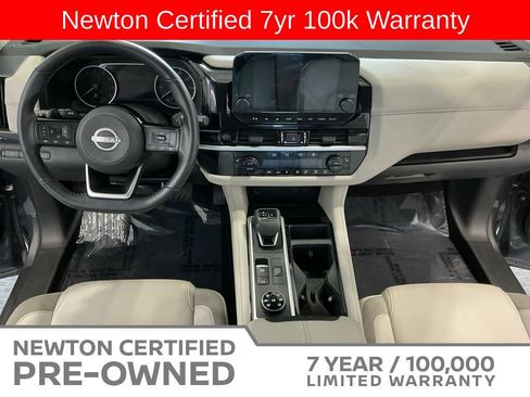 Used 2025 Nissan Pathfinder SL AWD/4WD image 14