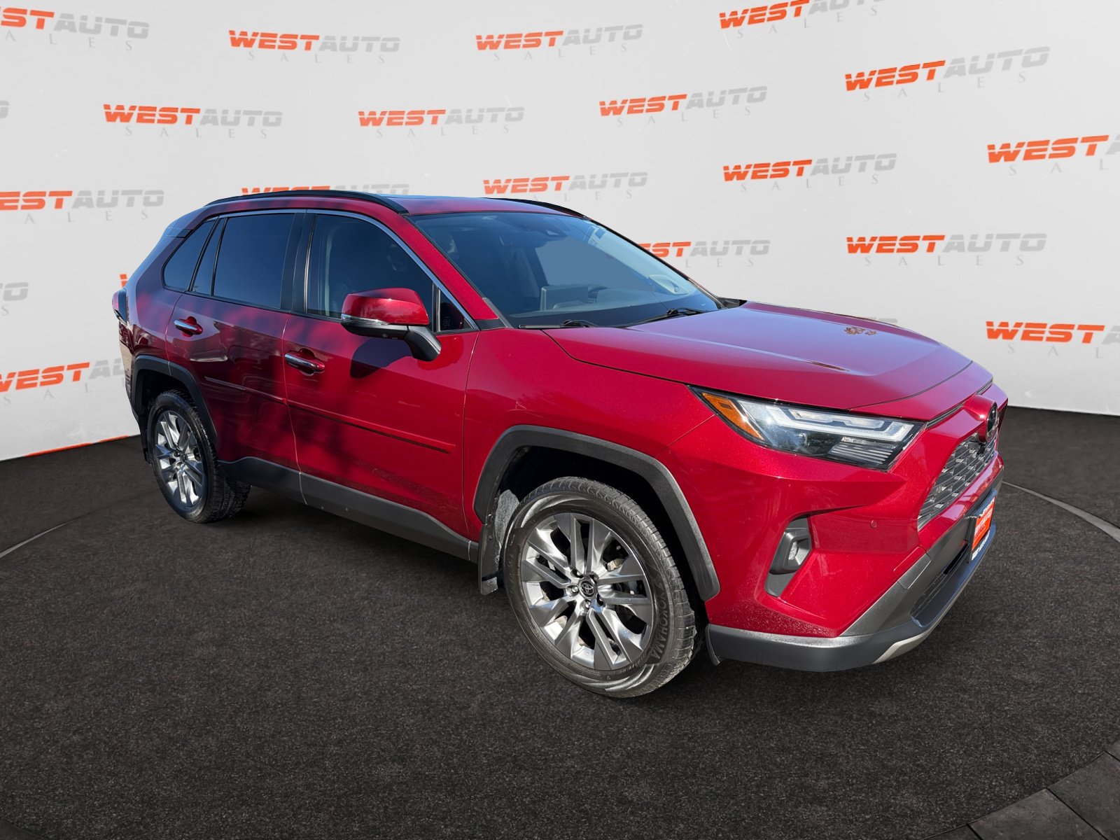 Used 2023 Toyota RAV4 Limited FWD image 7