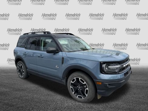 Used 2024 Ford Bronco Sport Outer Banks w/ Tech Package image 2